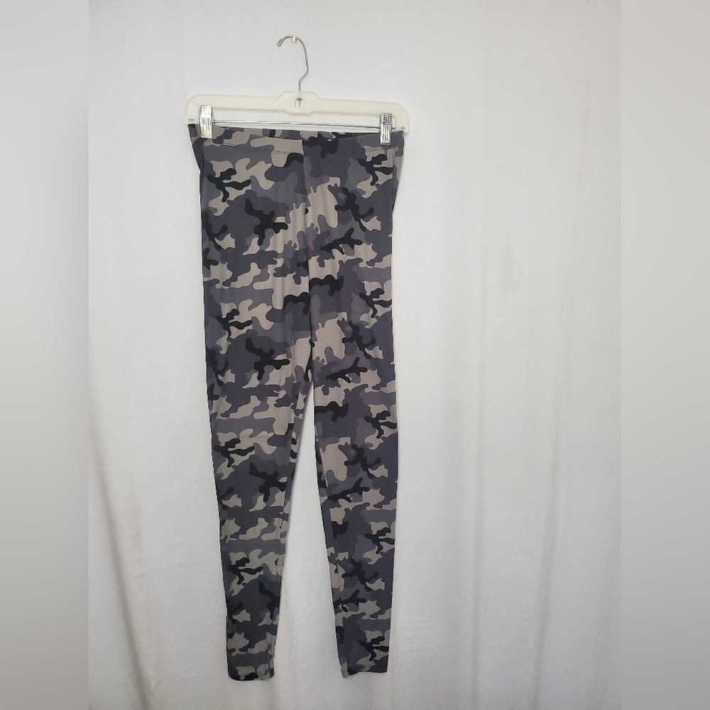 Women’s Gray Camo Leggings Size Large